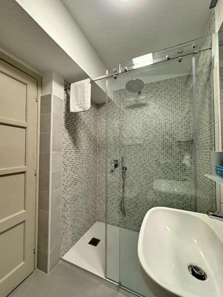 B&B "Michelina" nel CENTRO STORICO di Castiglione d'Intelvi - BED AND BREAKFAST vicino al LAGO di COMO e di Lugano foto 3