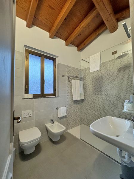 B&B "Michelina" nel CENTRO STORICO di Castiglione d'Intelvi - BED AND BREAKFAST vicino al LAGO di COMO e di Lugano foto 4