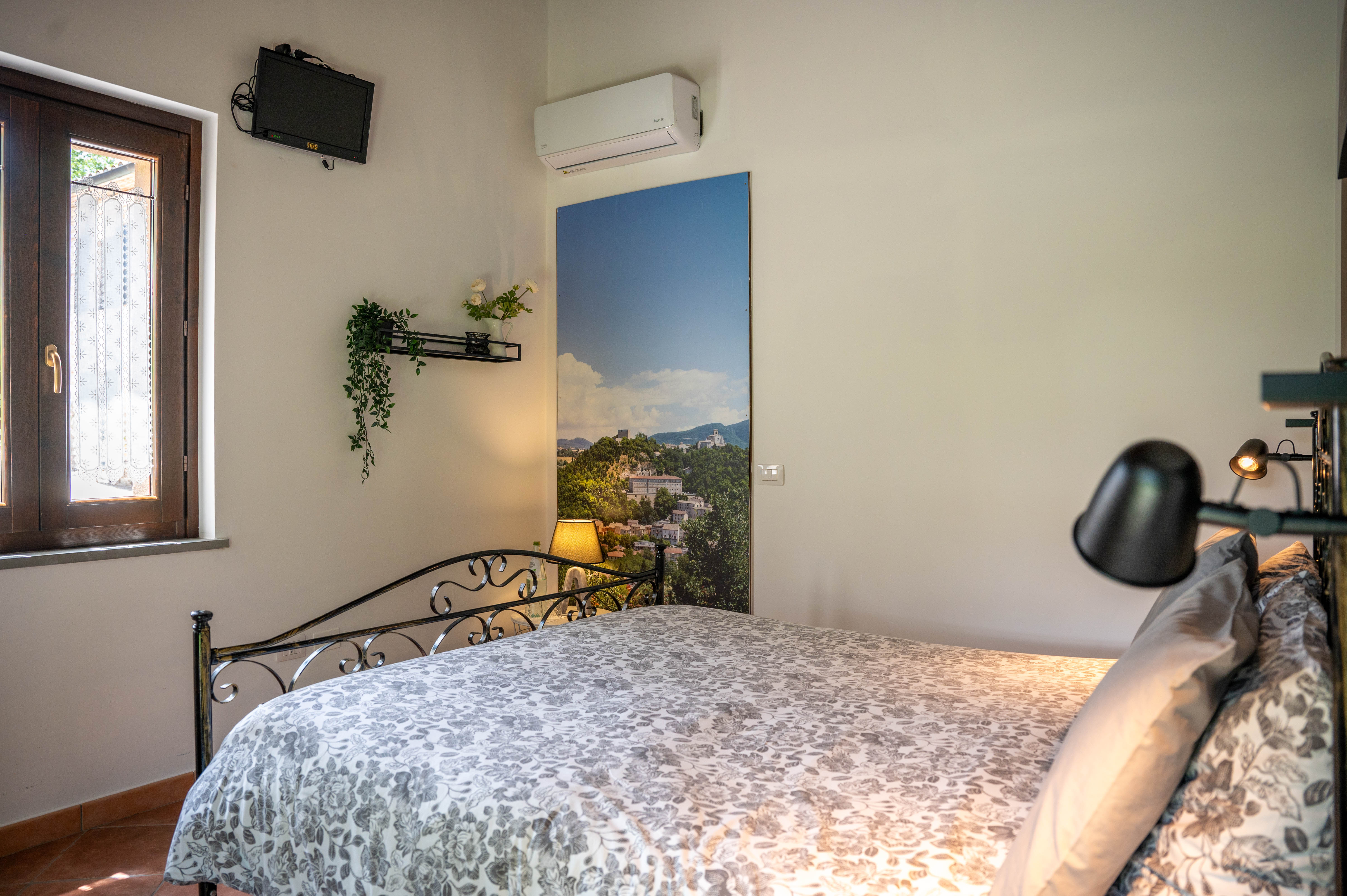 AGRITURISMO - CAMPEGGIO IL CASTELLARO - vicino alle grotte di Frasassi e vicino a Gubbio foto 1