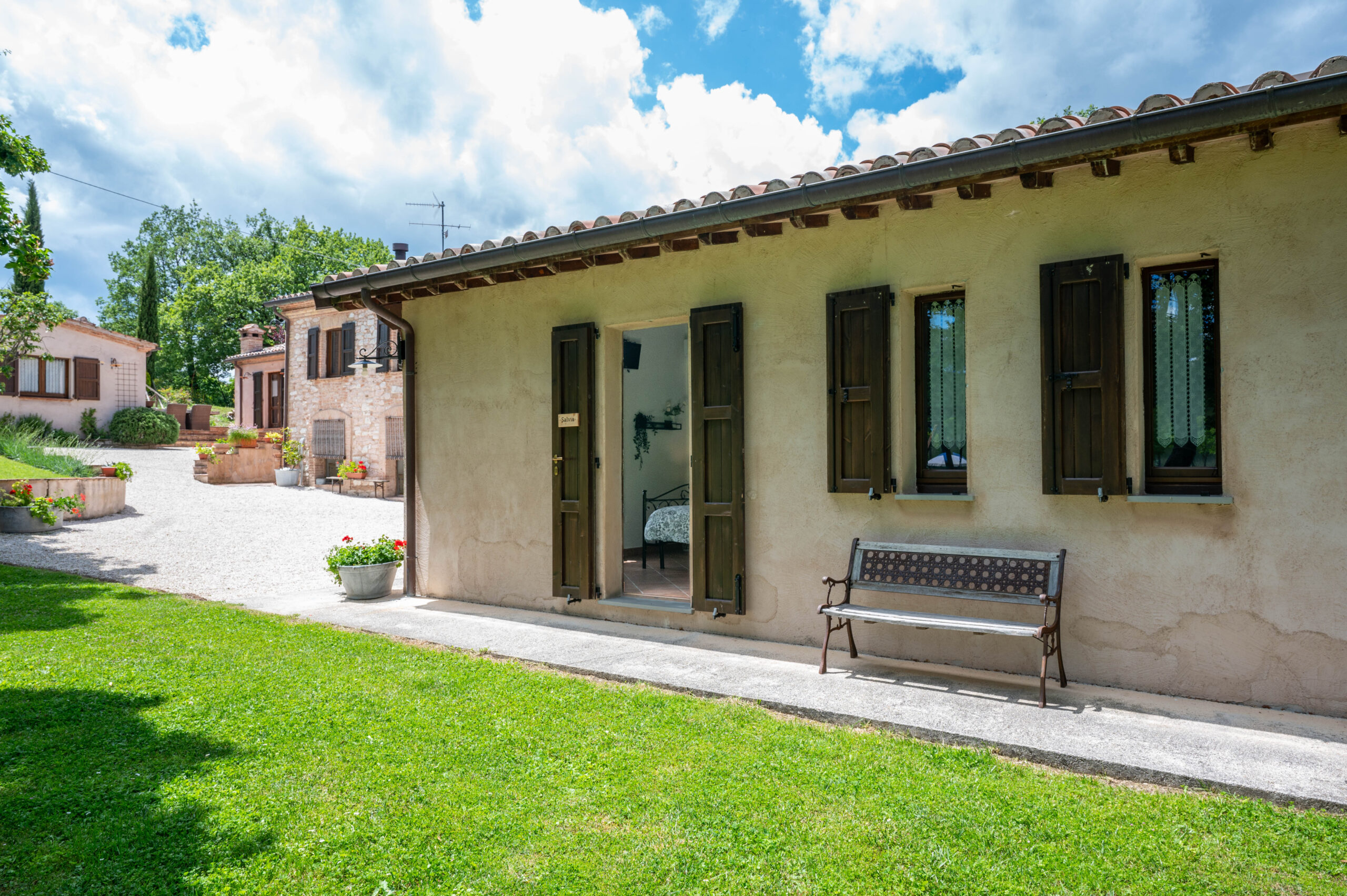 AGRITURISMO - CAMPEGGIO IL CASTELLARO - vicino alle grotte di Frasassi e vicino a Gubbio foto 2