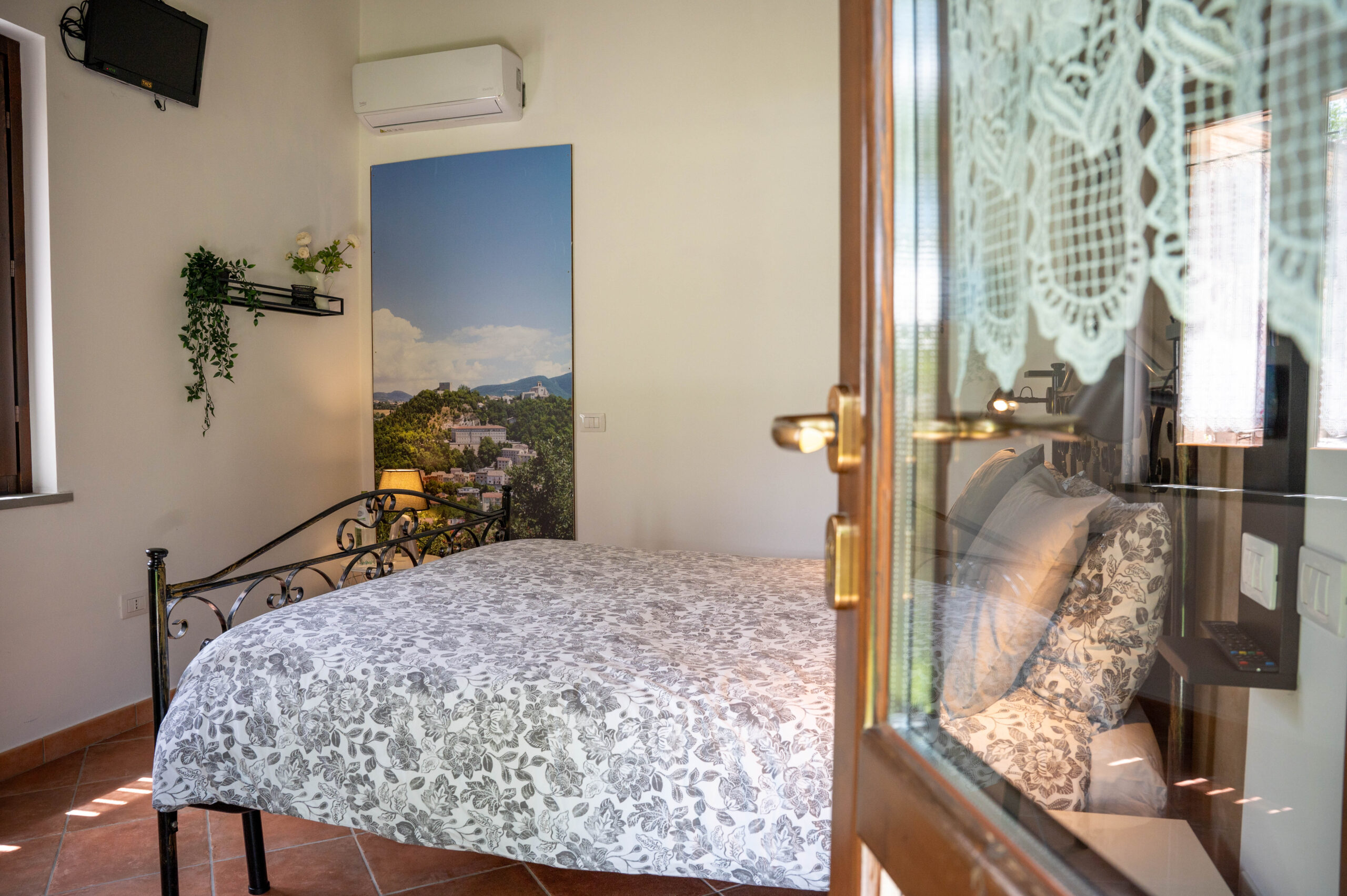 AGRITURISMO - CAMPEGGIO IL CASTELLARO - vicino alle grotte di Frasassi e vicino a Gubbio foto 3