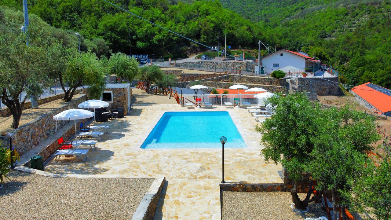 Agriturismo Monte Acuto - natura, mare & relax in piscina foto 3