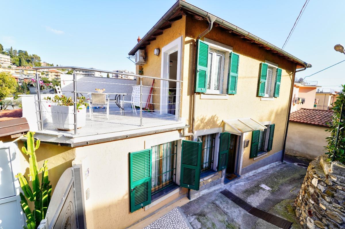 B&B MyHomeAlassio foto 2