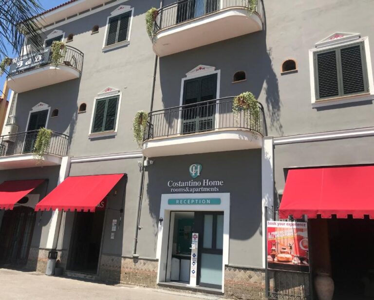 COSTANTINO HOME ROOMS & APARTMENTS foto 2