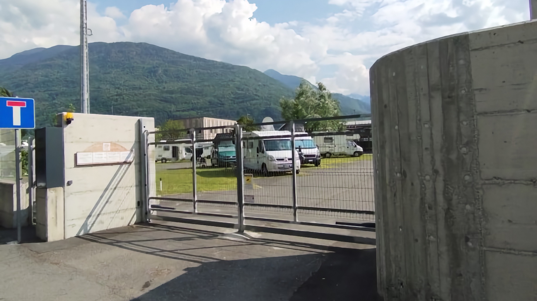 Area Sosta Camper Valley Camp Morbegno - foto 1